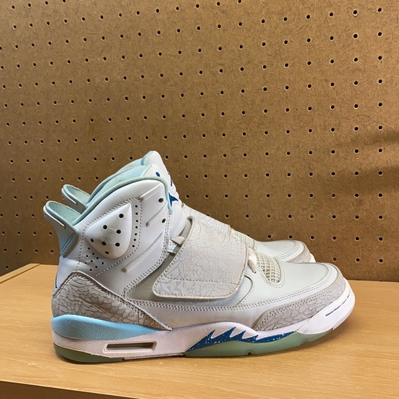 Air Jordan Son of Mars Size 8.5 Women’s Sneakers Pure Platinum 2016 - Picture 2 of 16